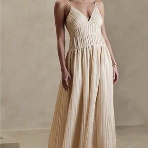 Banana Republic Ivory Jacqui Pleated Maxi Dress Size 4 NWT RT$350